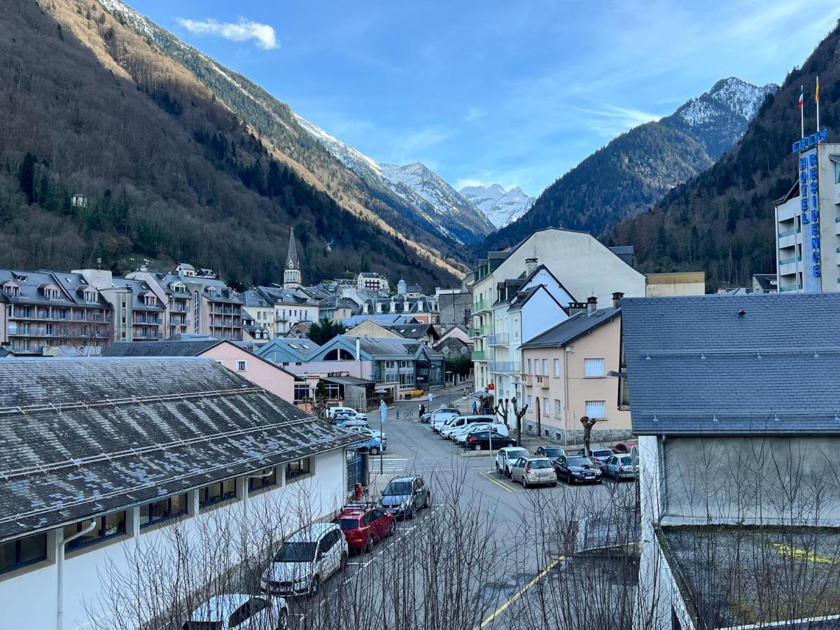 Centre Ville, T2 Avec Terrasse Et Parking Couvert. Cauterets Bagian luar foto
